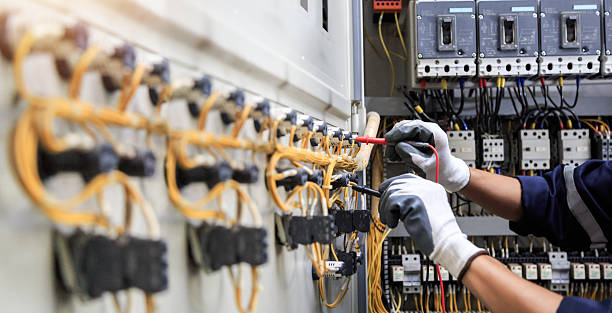 Professional Electrician technician working in Kenner, LA